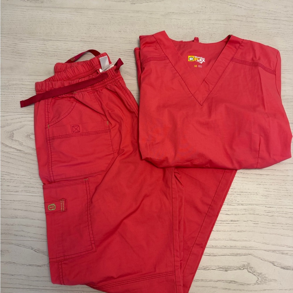 Wonder winks Flex Bright pink scrubs